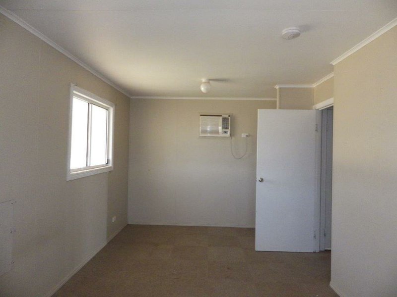 Photo - 10 Rugby Street, Mitchell QLD 4465 - Image 12