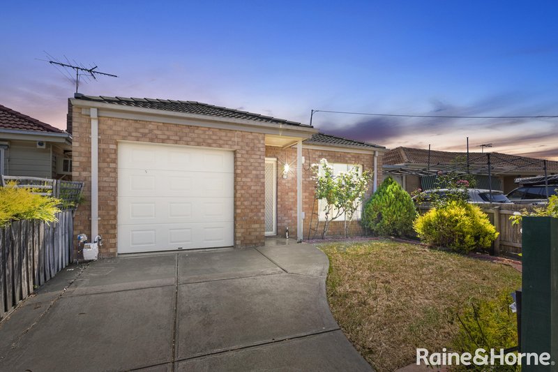 10 Runcorn Crescent, Deer Park VIC 3023