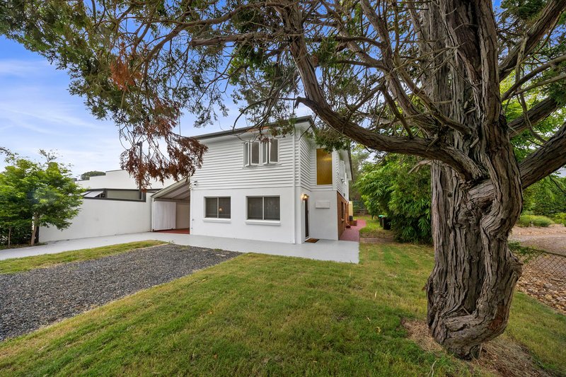 Photo - 10 Runic Street, Bardon QLD 4065 - Image 2