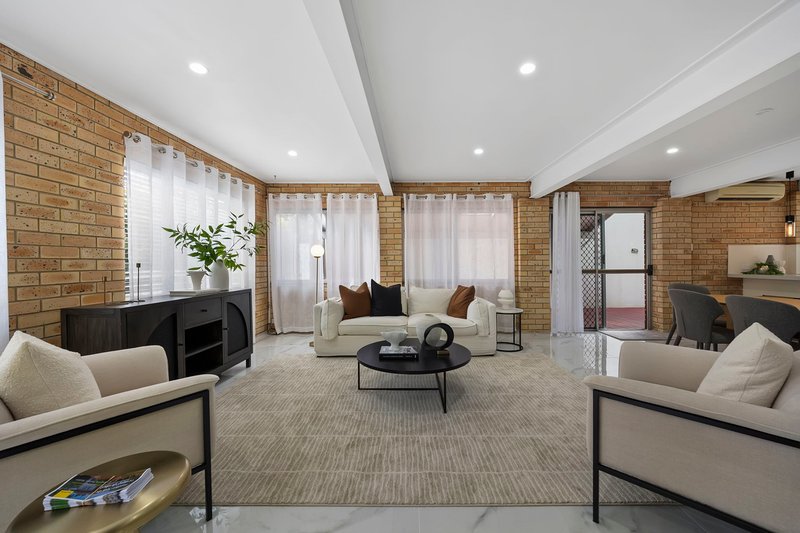 Photo - 10 Runic Street, Bardon QLD 4065 - Image 4