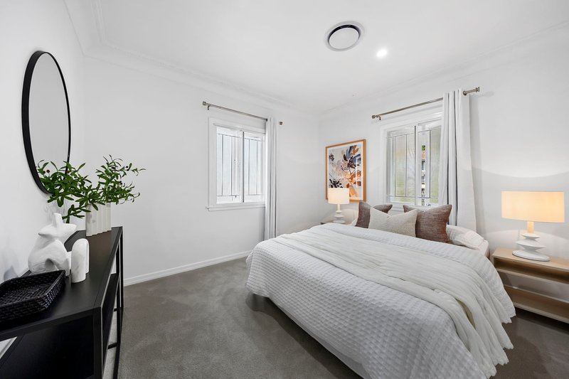 Photo - 10 Runic Street, Bardon QLD 4065 - Image 10