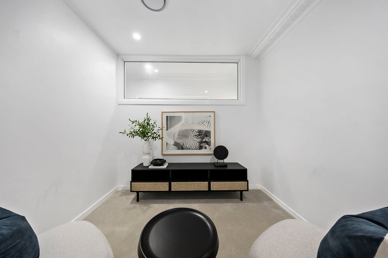 Photo - 10 Runic Street, Bardon QLD 4065 - Image 13