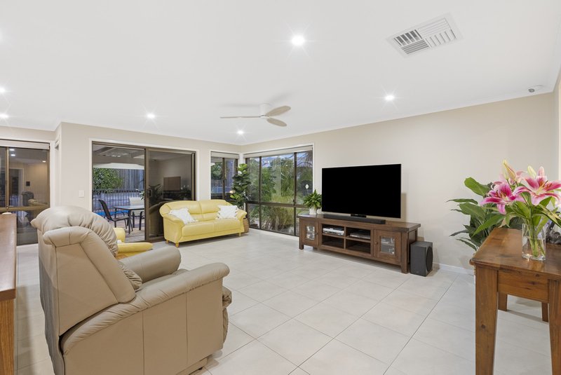 Photo - 10 Saint Andrews Court, Albany Creek QLD 4035 - Image 9