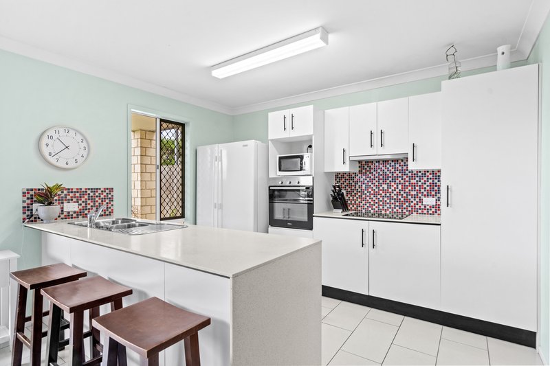 Photo - 10 Saint Clements Road, Oxley QLD 4075 - Image 5