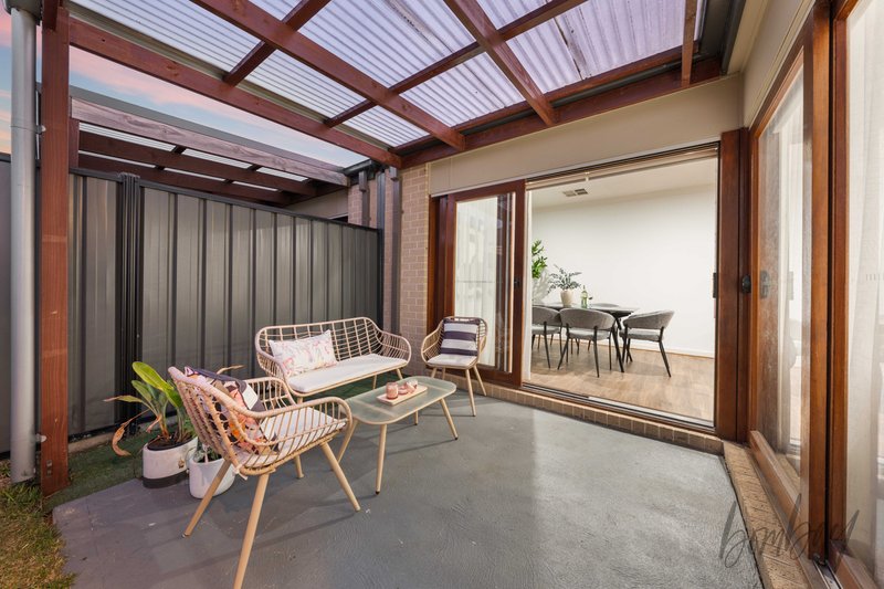 Photo - 10 Saltbush Crescent, Craigieburn VIC 3064 - Image 17