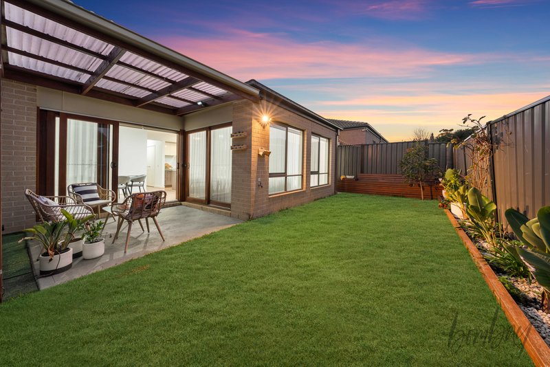 Photo - 10 Saltbush Crescent, Craigieburn VIC 3064 - Image 18