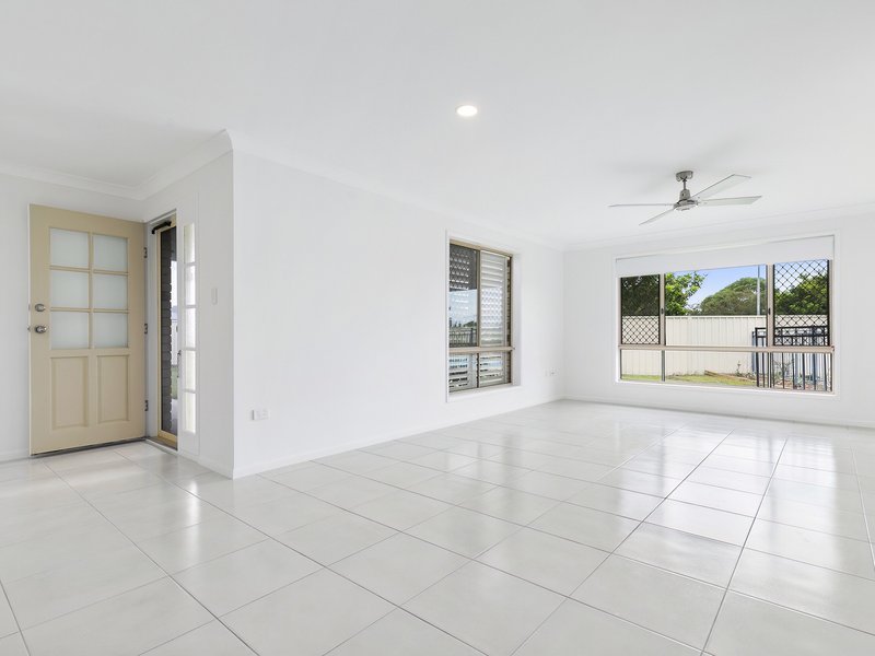 Photo - 10 Sanctuary Ct , Bongaree QLD 4507 - Image 8