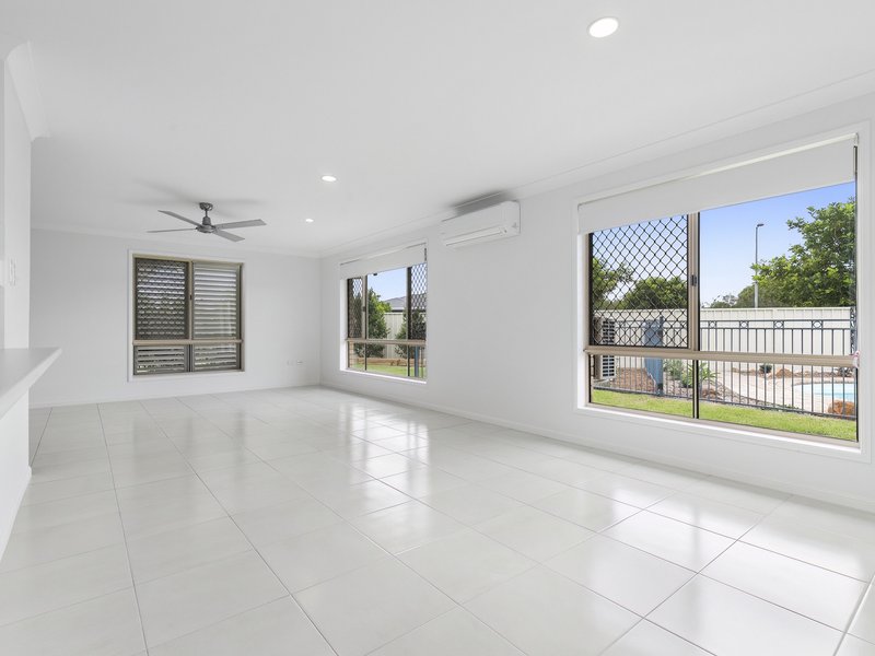 Photo - 10 Sanctuary Ct , Bongaree QLD 4507 - Image 6