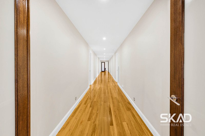 Photo - 10 Sanctuary Rise, Mickleham VIC 3064 - Image 5