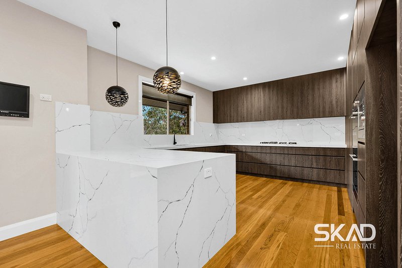 Photo - 10 Sanctuary Rise, Mickleham VIC 3064 - Image 10