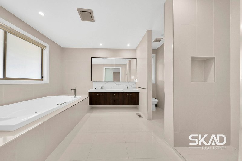 Photo - 10 Sanctuary Rise, Mickleham VIC 3064 - Image 12