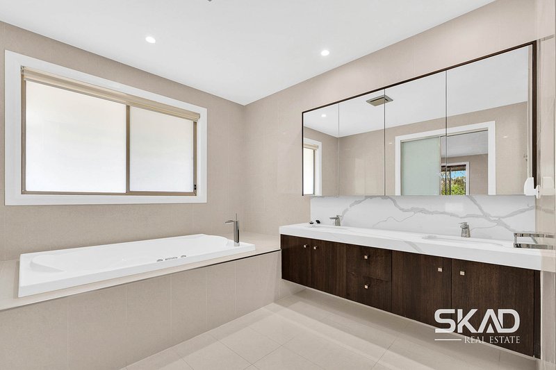 Photo - 10 Sanctuary Rise, Mickleham VIC 3064 - Image 14