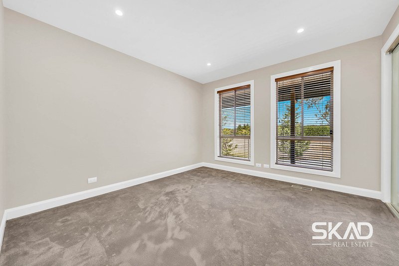 Photo - 10 Sanctuary Rise, Mickleham VIC 3064 - Image 15