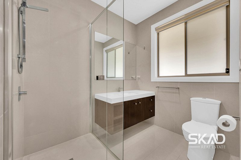 Photo - 10 Sanctuary Rise, Mickleham VIC 3064 - Image 16