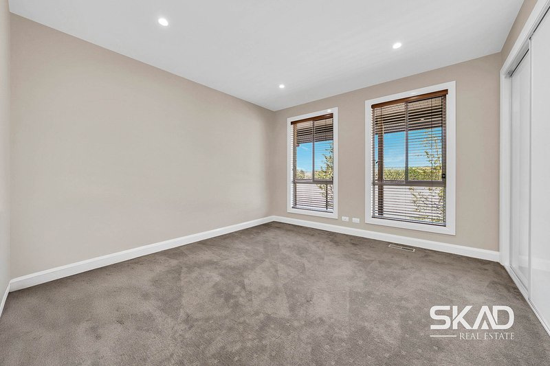 Photo - 10 Sanctuary Rise, Mickleham VIC 3064 - Image 18