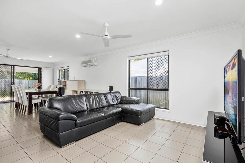 Photo - 10 Sandi Street, Oxley QLD 4075 - Image 2