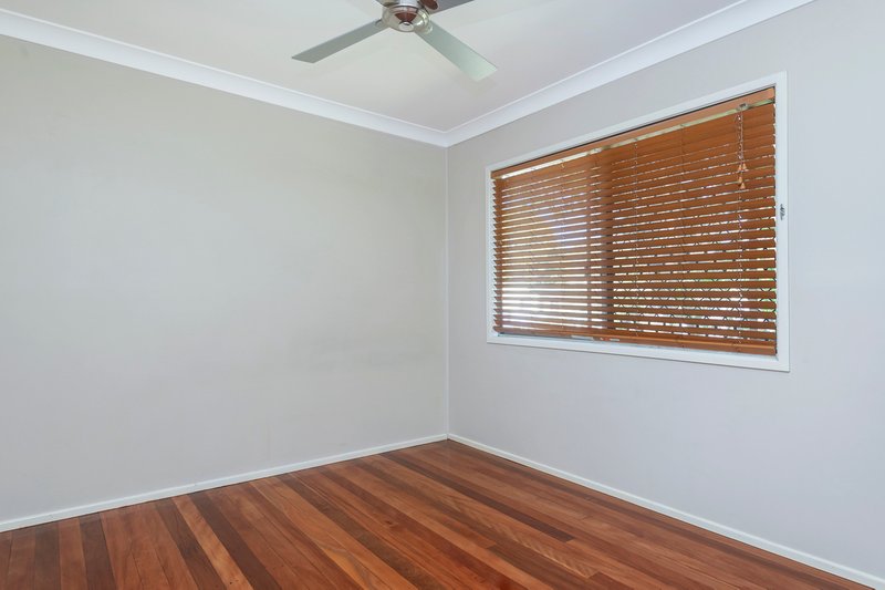 Photo - 10 Sandra Street, Kingston QLD 4114 - Image 6