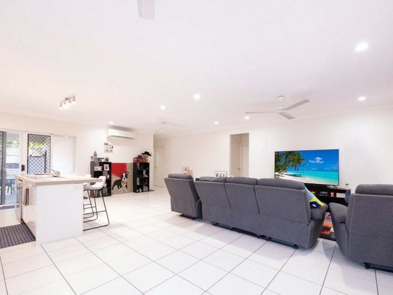 Photo - 10 Sandridge Way, Smithfield QLD 4878 - Image 4