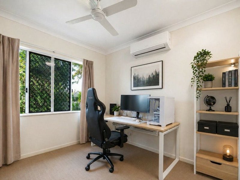 Photo - 10 Sandridge Way, Smithfield QLD 4878 - Image 6