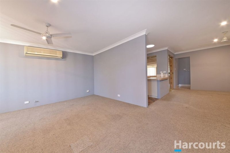 Photo - 10 Sapling Way, Hocking WA 6065 - Image 3