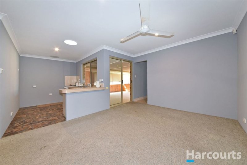 Photo - 10 Sapling Way, Hocking WA 6065 - Image 6