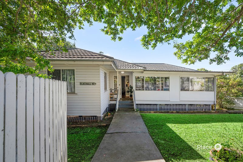 Photo - 10 Sapphire Street, Holland Park QLD 4121 - Image 2
