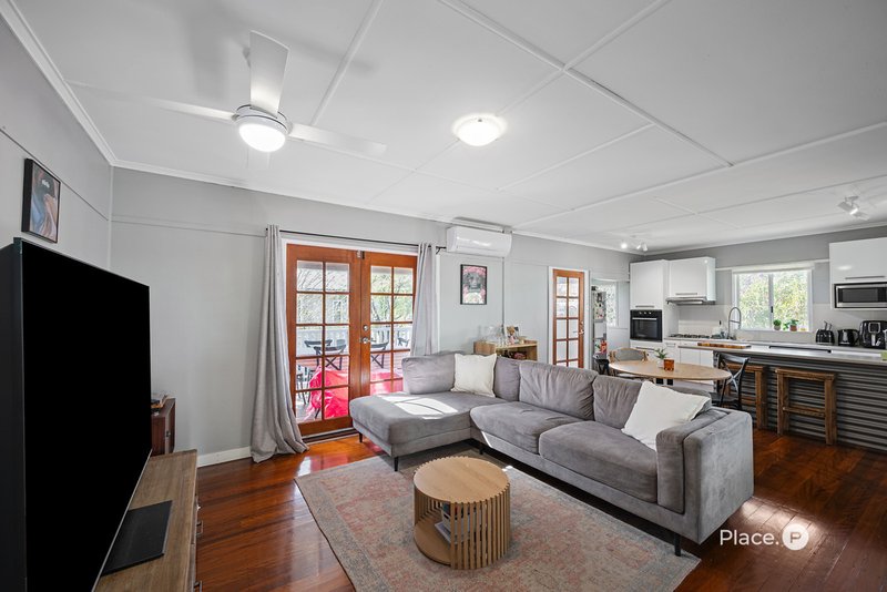 Photo - 10 Sapphire Street, Holland Park QLD 4121 - Image 5