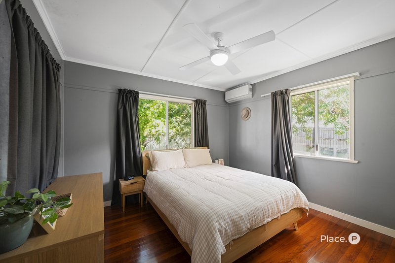 Photo - 10 Sapphire Street, Holland Park QLD 4121 - Image 9