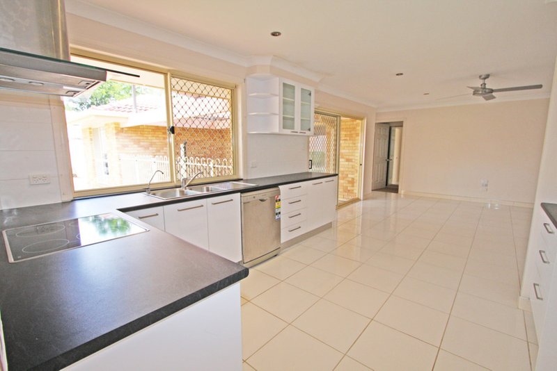 Photo - 10 Sassafras Drive, Ashmore QLD 4214 - Image 4