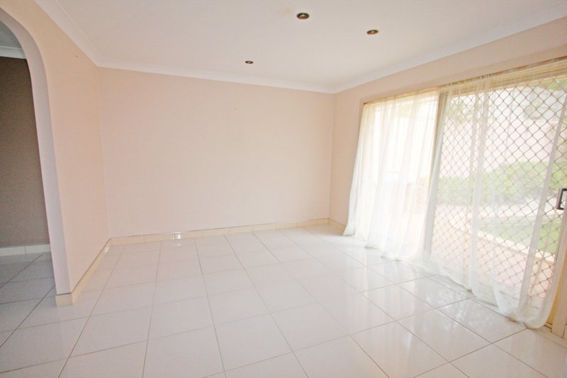 Photo - 10 Sassafras Drive, Ashmore QLD 4214 - Image 6