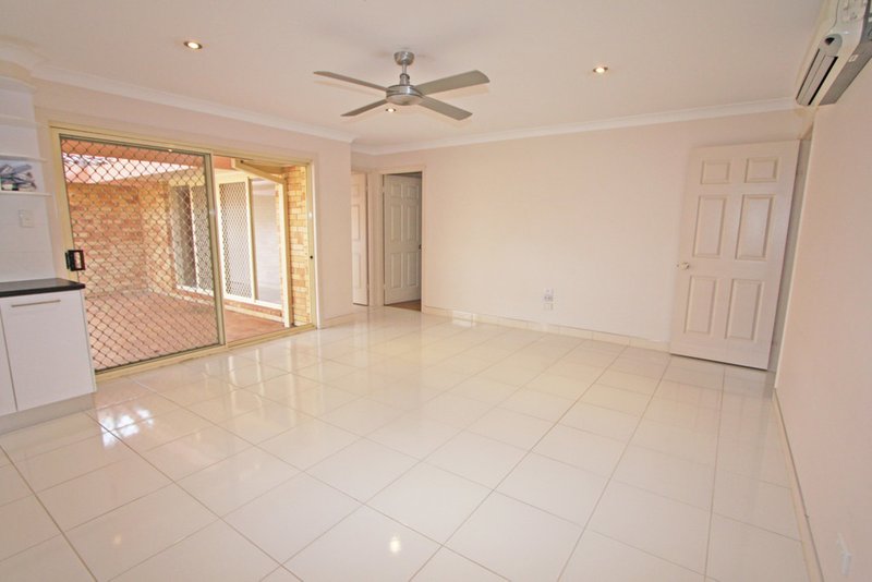 Photo - 10 Sassafras Drive, Ashmore QLD 4214 - Image 8