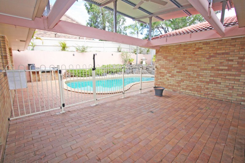 Photo - 10 Sassafras Drive, Ashmore QLD 4214 - Image 9