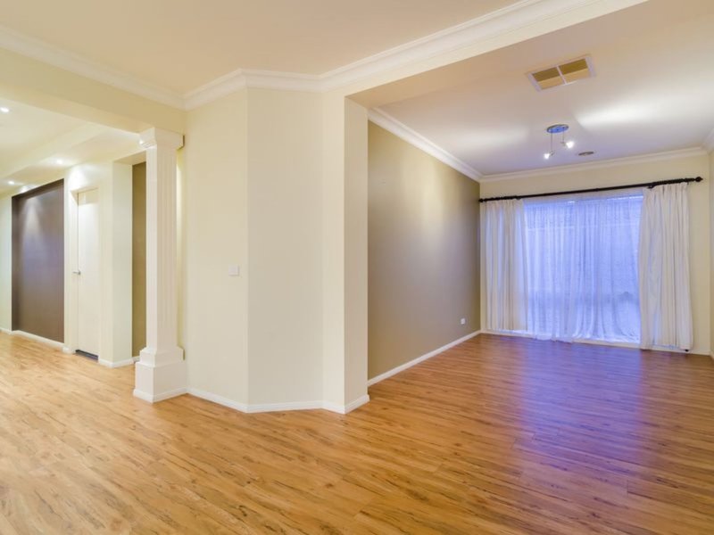 Photo - 10 Sassari Court, Point Cook VIC 3030 - Image 6