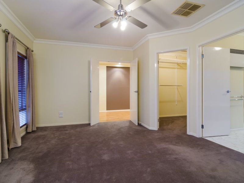 Photo - 10 Sassari Court, Point Cook VIC 3030 - Image 15