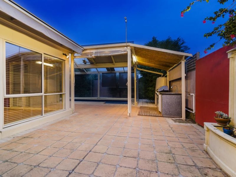 Photo - 10 Sassari Court, Point Cook VIC 3030 - Image 19