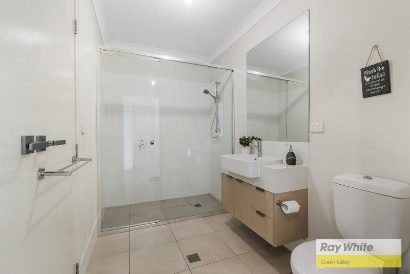 Photo - 10 Satinwood Cresent , Bonnyrigg NSW 2177 - Image 6