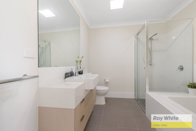 Photo - 10 Satinwood Cresent , Bonnyrigg NSW 2177 - Image 13