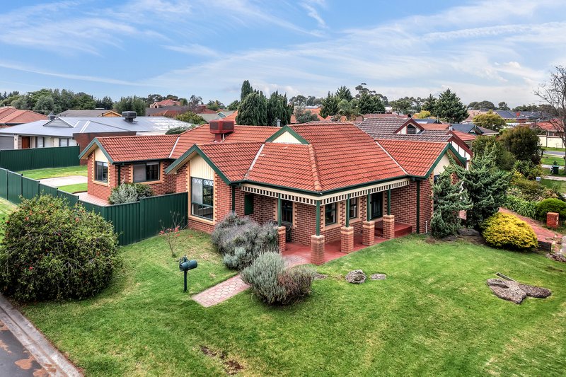 10 Satterly Way, Roxburgh Park VIC 3064