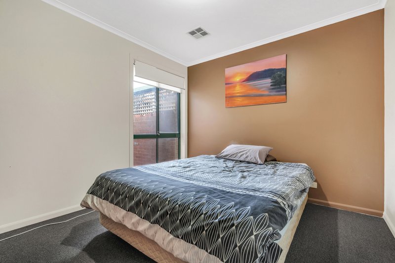 Photo - 10 Satterly Way, Roxburgh Park VIC 3064 - Image 13