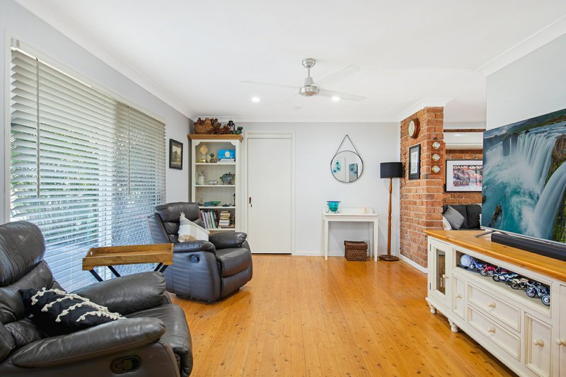 Photo - 10 Saturday Street, Tuggerawong NSW 2259 - Image 5
