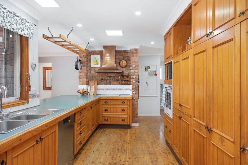 Photo - 10 Saturday Street, Tuggerawong NSW 2259 - Image 7