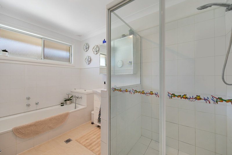 Photo - 10 Saturday Street, Tuggerawong NSW 2259 - Image 10