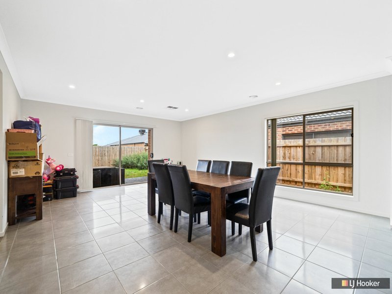 Photo - 10 Scanlon Street, Aintree VIC 3336 - Image 4