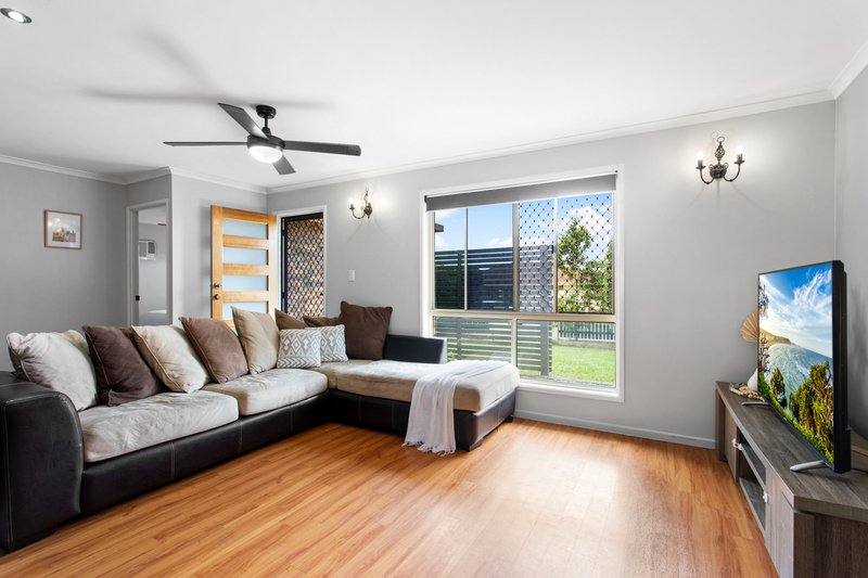 Photo - 10 Scarletti Court, Burpengary QLD 4505 - Image 2