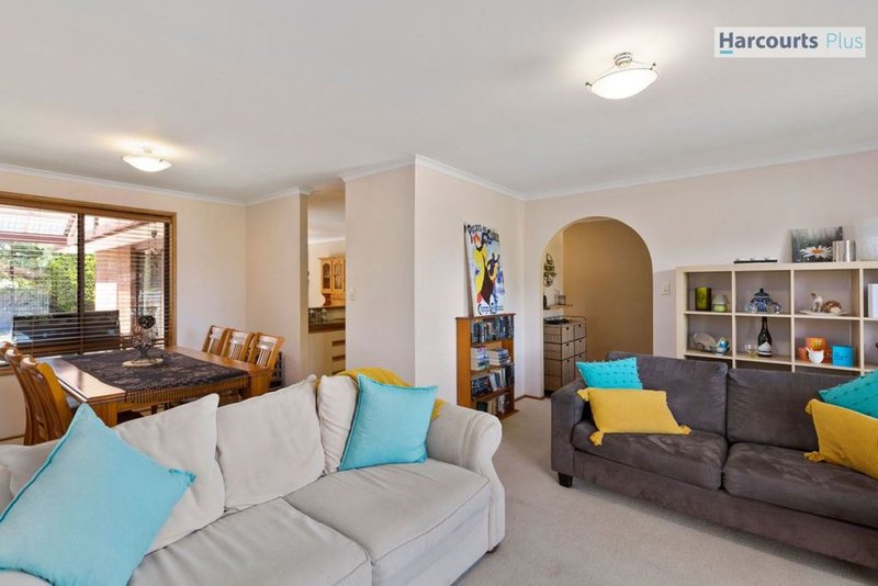 Photo - 10 Scullin Crescent, Trott Park SA 5158 - Image 5