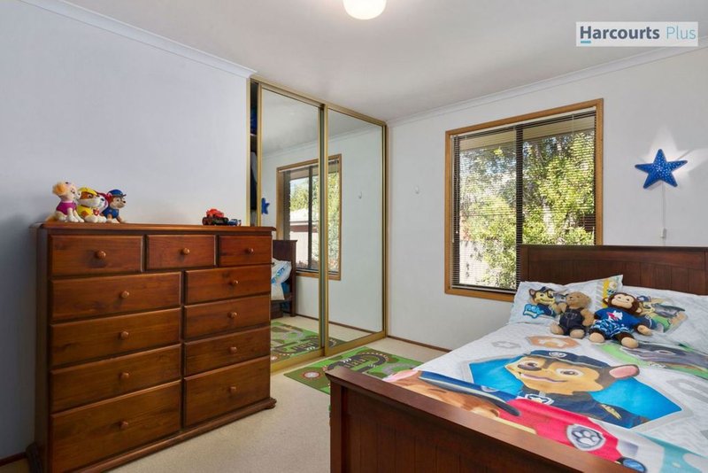 Photo - 10 Scullin Crescent, Trott Park SA 5158 - Image 13