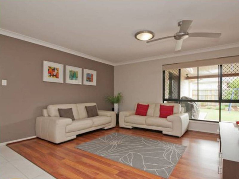 Photo - 10 Seabiscuit Court, Kallangur QLD 4503 - Image 7