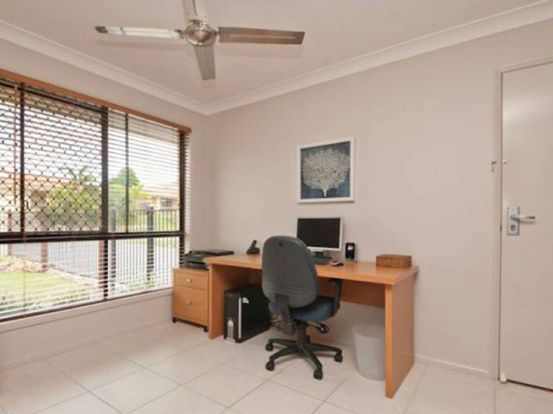 Photo - 10 Seabiscuit Court, Kallangur QLD 4503 - Image 14