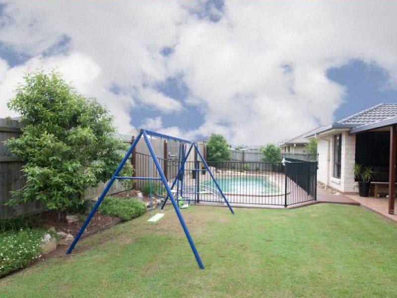 Photo - 10 Seabiscuit Court, Kallangur QLD 4503 - Image 18