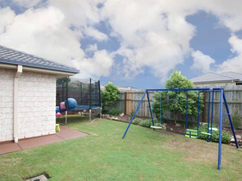 Photo - 10 Seabiscuit Court, Kallangur QLD 4503 - Image 20